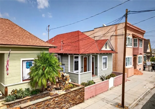 Photo 3 of Multi family home for sale at 356 West 14th, San Pedro, CA 90731 | MLS# PW26205269 | Listing updated on 2026-10-04
