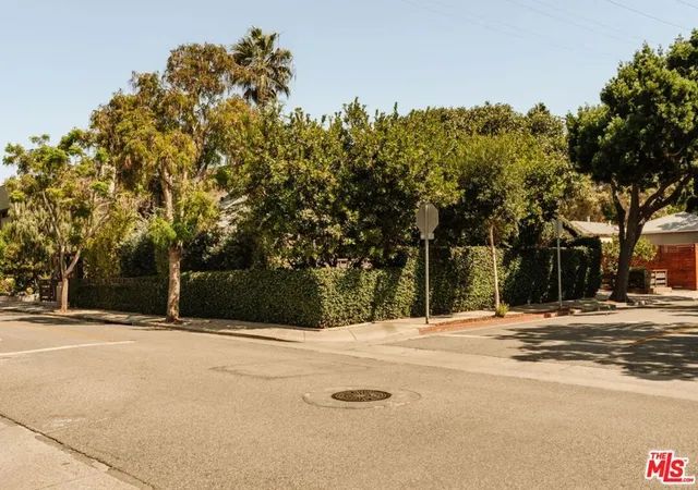Photo 34 of Single family home for sale at 706 Navy St, Santa Monica, CA 90405 | MLS# 26988843 | Listing updated on 2026-09-27