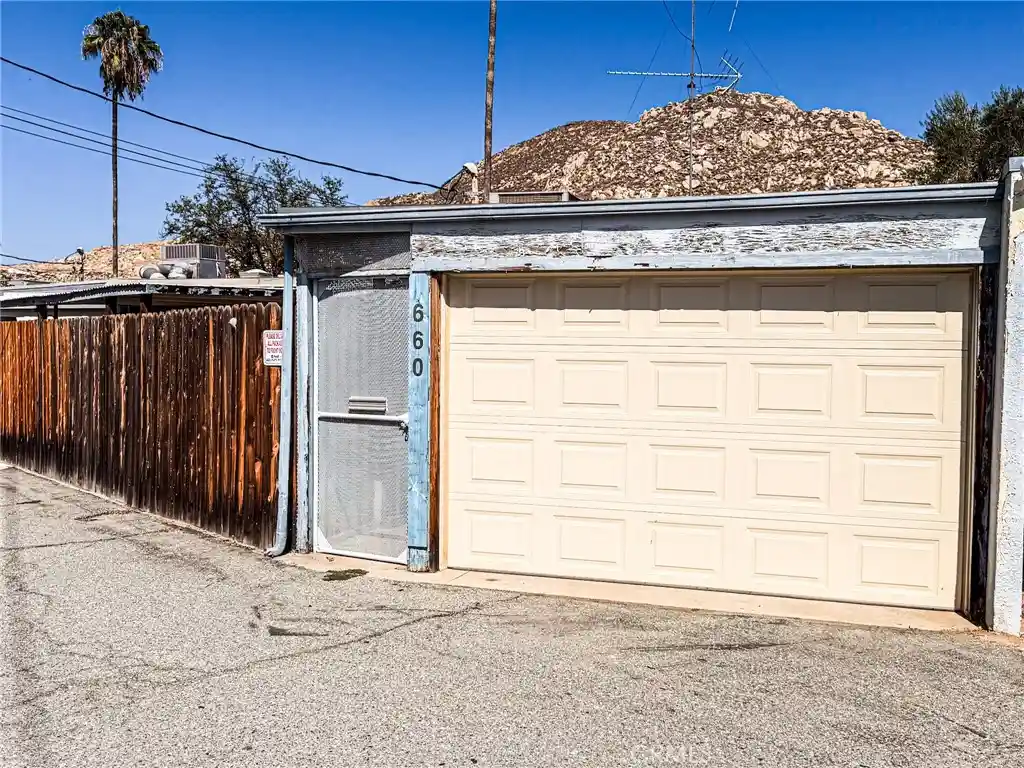 Photo 1 of Sale Pending at 660 Gibbel, Hemet, CA 92543 | MLS# SW26205051 | Listing updated on 2026-10-31
