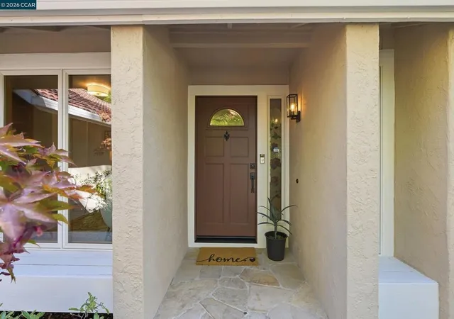 Photo 3 of Sale Pending at 5685 White Mountain Ct, Martinez, CA 94553 | MLS# 41148866 | Listing updated on 2026-09-29