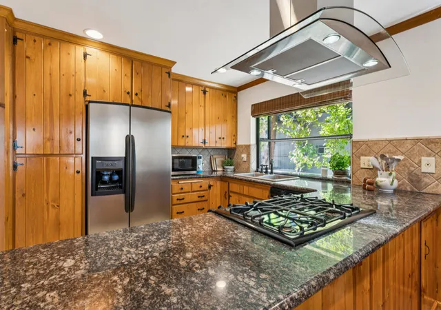 Photo 2 of Single family home for sale at 414 Pioneer Rd, Lake Arrowhead, CA 92352 | MLS# 219152966DA | Listing updated on 2026-09-22