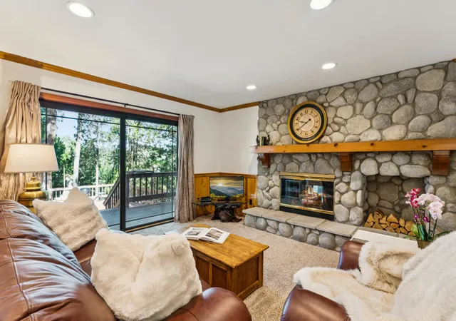 Photo 3 of Single family home for sale at 414 Pioneer Rd, Lake Arrowhead, CA 92352 | MLS# 219152966DA | Listing updated on 2026-09-22