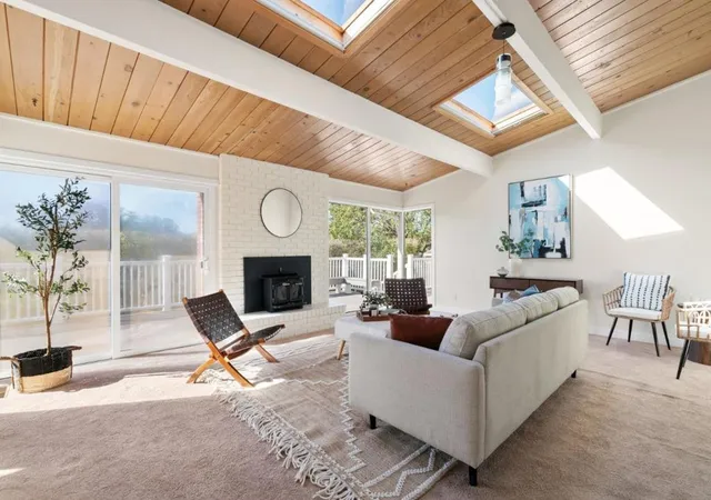 Photo 3 of Single family home for sale at 125 Dovewood Ln, Aptos, CA 95003 | MLS# ML82061980 | Listing updated on 2026-09-25