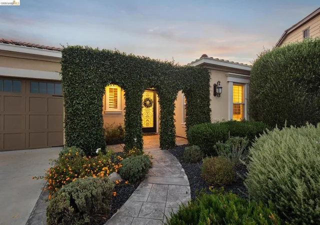 Photo 3 of Single family home for sale at 1770 Merlot Cir, Brentwood, CA 94513 | MLS# 41148874 | Listing updated on 2026-10-09
