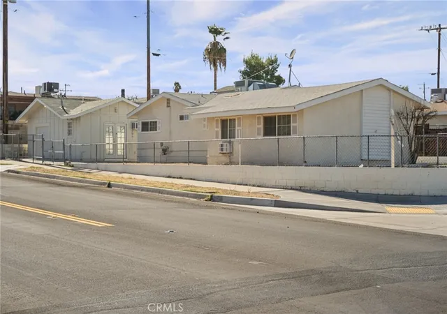Photo 3 of Single family home for sale at 1232 E Elizabeth, Barstow, CA 92311 | MLS# AR26205475 | Listing updated on 2026-10-05