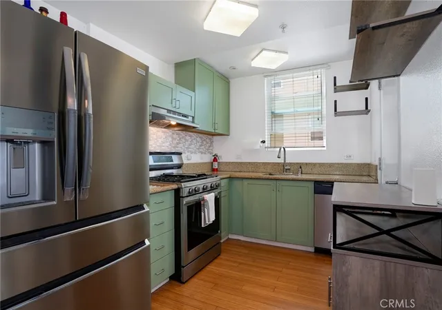 Photo 2 of Townhouse for sale at 302 East 19th #3, Long Beach, CA 90806 | MLS# PW26205495 | Listing updated on 2026-10-08