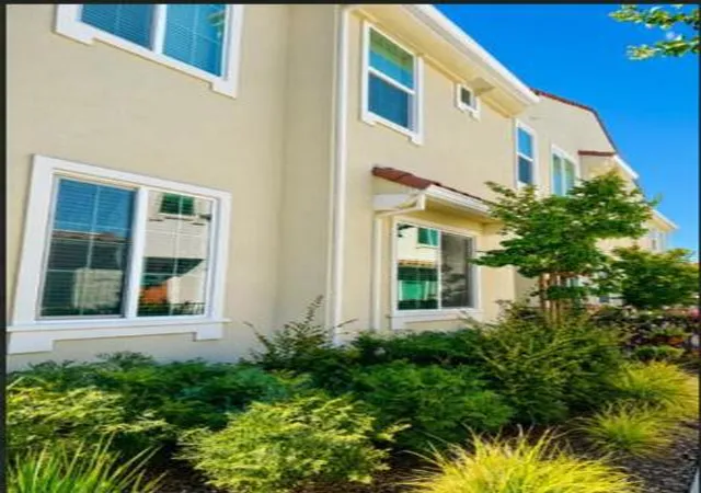 Photo 3 of Townhouse for sale at 5301 E Commerce Way #61101, Sacramento, CA 95835 | MLS# ML82061988 | Listing updated on 2026-09-23