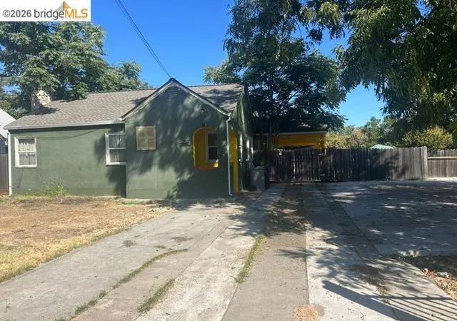Photo 1 of Multi family home for sale at 1231 Arcade Blvd, Sacramento, CA 95815 | MLS# 41148885 | Listing updated on 2026-10-01