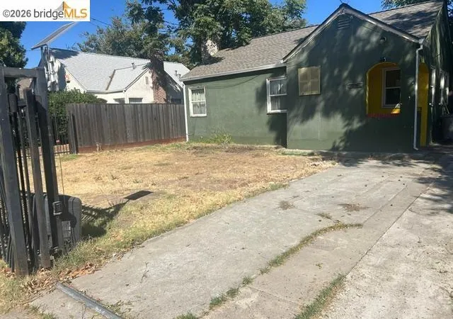 Photo 2 of Multi family home for sale at 1231 Arcade Blvd, Sacramento, CA 95815 | MLS# 41148885 | Listing updated on 2026-10-01