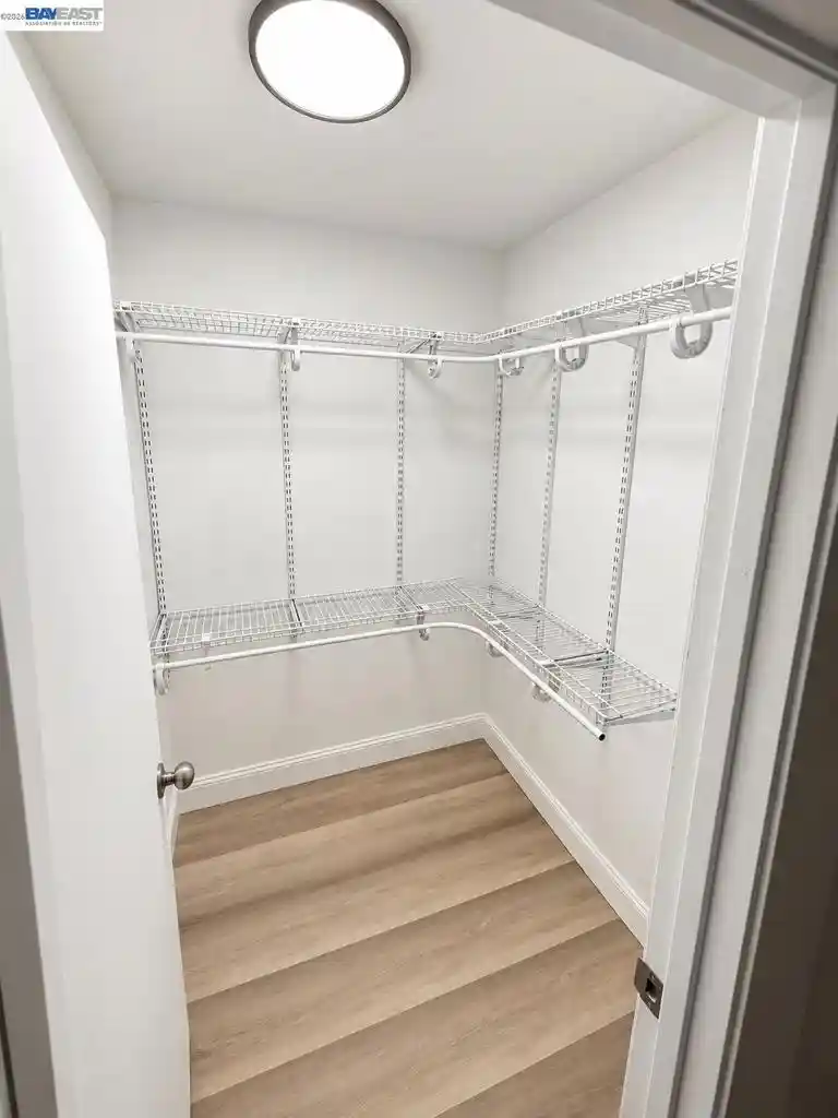 Listing Photo 11 - Condo for sale in 29621 Red Oak Ct located at 29621 Red Oak Ct, Hayward, CA 94544 - Unit 29621 Red Oak Ct