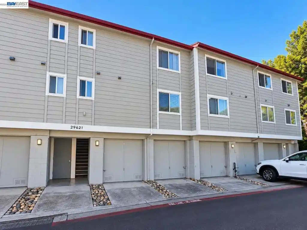 Listing Photo 1 - Condo for sale in 29621 Red Oak Ct located at 29621 Red Oak Ct, Hayward, CA 94544 - Unit 29621 Red Oak Ct