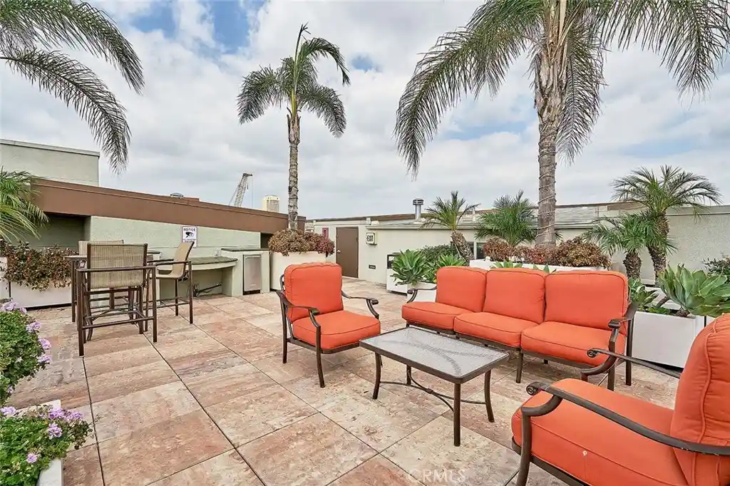 Listing Photo 1 - Condo for sale in Savoy Condominiums located at 100 S Alameda, Los Angeles, CA 90012 - Unit #321