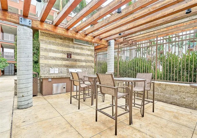 Listing Photo 4 - Condo for sale in Savoy Condominiums located at 100 S Alameda, Los Angeles, CA 90012 - Unit #321