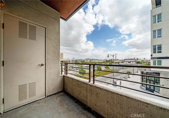 Listing Photo 5 - Condo for sale in Savoy Condominiums located at 100 S Alameda, Los Angeles, CA 90012 - Unit #321