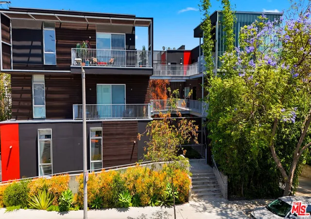 Photo 2 of Condo for sale at 1050 N Gardner St #3, West Hollywood, CA 90046 | MLS# 26868163 | Listing updated on 2026-09-28