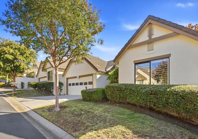 Photo 2 of Townhouse for sale at 7526 Morevern Cir, San Jose, CA 95135 | MLS# ML82062008 | Listing updated on 2026-09-30