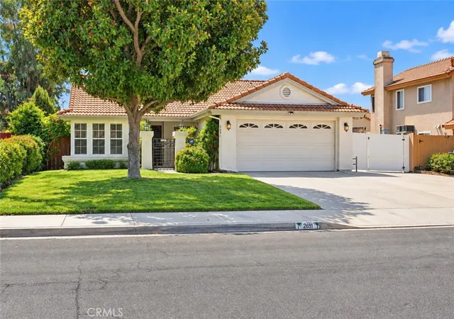 Photo 3 of Sale Pending at 2691 Alne Dr, Hemet, CA 92545 | MLS# TR26205634 | Listing updated on 2026-10-07