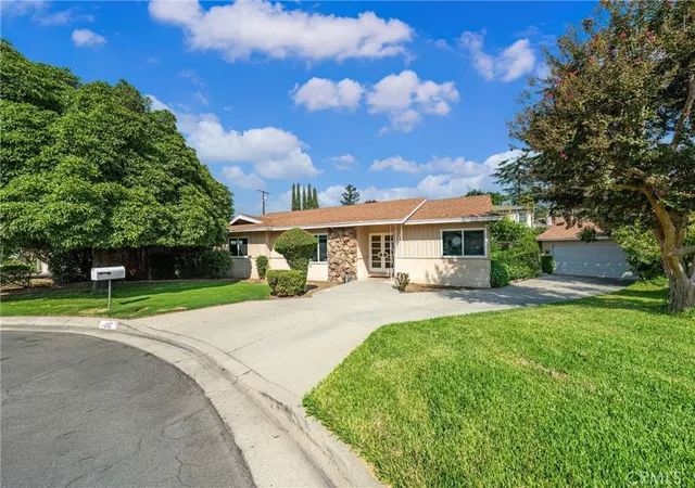Photo 1 of Sale Pending at 2112 El Sereno, Arcadia, CA 91007 | MLS# AR26205566 | Listing updated on 2026-10-04