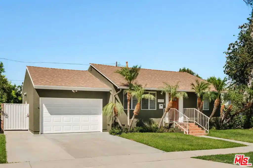 Single family home for sale at 17623 Bromley St, Encino, CA 91316 | MLS# 26990311