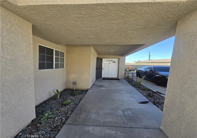 Listing Photo 4 - Condo for sale in building located at 15539 Woodruff, Bellflower, CA 90706 - Unit #17