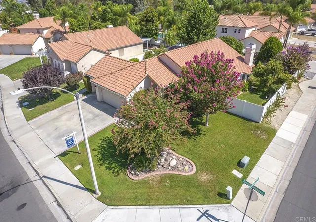 Photo 3 of Single family home for sale at 26064 Avenida Hortensia, Hemet, CA 92544 | MLS# PTP2607129 | Listing updated on 2026-09-21