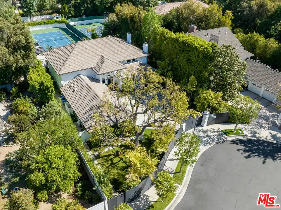 Single family home for sale at 17145 Addison St, Encino, CA 91316 | MLS# 26924603