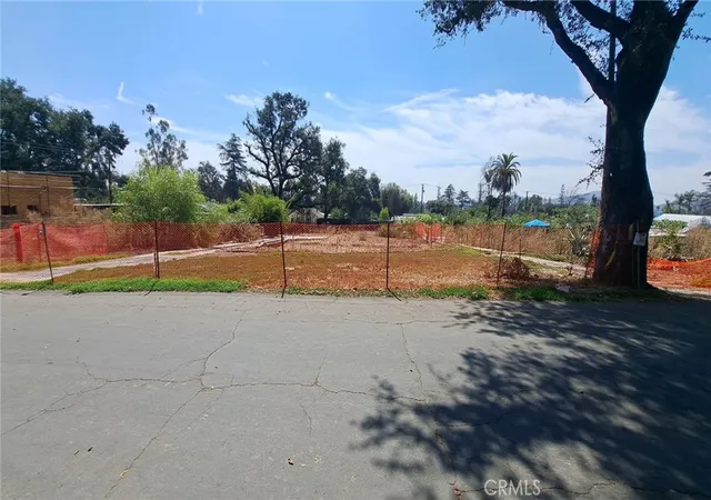 Photo 2 of Land for sale at 136 E Harriet, Altadena, CA 91001 | MLS# IV26205915 | Listing updated on 2026-10-08