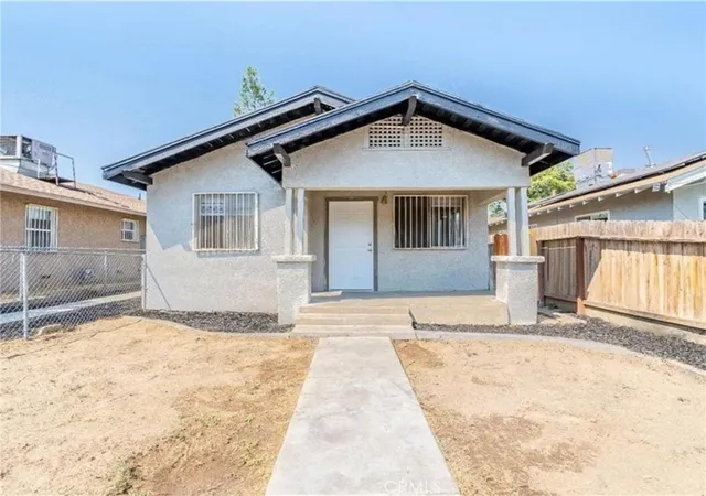 Photo 1 of Sale Pending at 3137 E Townsend, Fresno, CA 93702 | MLS# PI26205944 | Listing updated on 2026-10-06