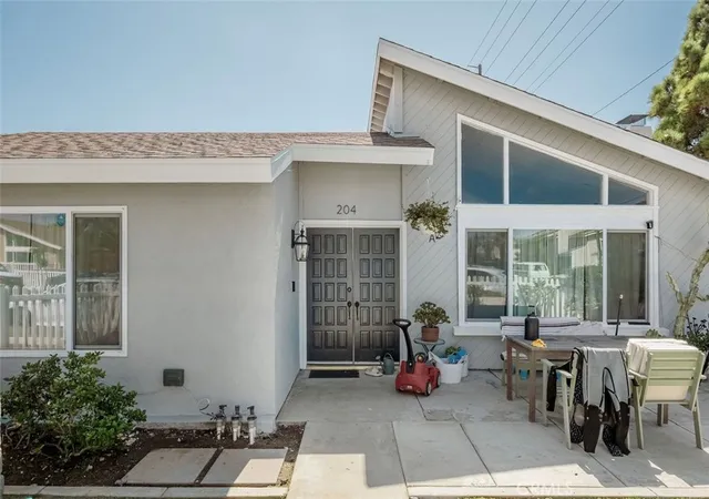 Multi family home for sale at 204 Springfield Ave, Huntington Beach, CA 92648 | MLS# PW26205444