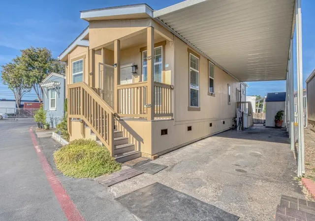 Photo 2 of Manufactured home for sale at 2135 Little Orchard #78, San Jose, CA 95125 | MLS# ML82061999 | Listing updated on 2026-10-12