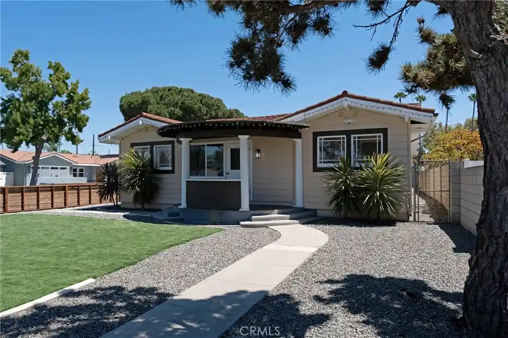 Listing Photo 1 - Condo for sale in 1104 W Palm Ave located at 1104 W Palm Ave, Orange, CA 92868 - Unit 1104 W Palm Ave