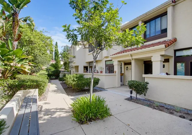 Listing Photo 2 - Condo for sale in building located at 5715 Baltimore Dr, La Mesa, CA 91942 - Unit #135