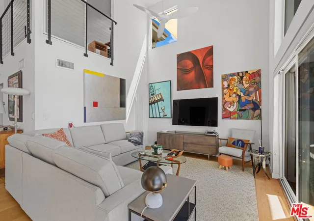 Listing Photo 5 - Condo for sale in building located at 4200 Via Dolce, Marina Del Rey, CA 90292 - Unit #328