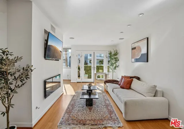 Photo 2 of Condo for sale at 1124 N La Cienega Blvd #301, West Hollywood, CA 90069 | MLS# 26989947 | Listing updated on 2026-10-09