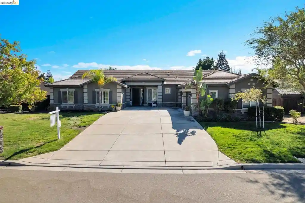 Single family home for sale at 493 Quail Glen Dr, Oakley, CA 94561 | MLS# 41148946