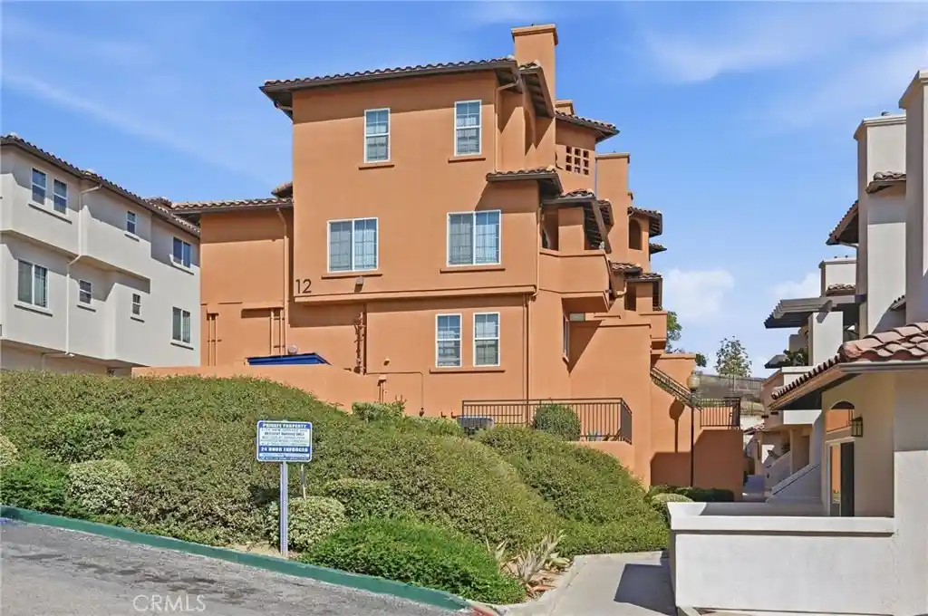 Listing Photo 1 - Condo for sale in 3711 Baldwin St located at 3711 Baldwin St, Los Angeles, CA 90031 - Unit #1203