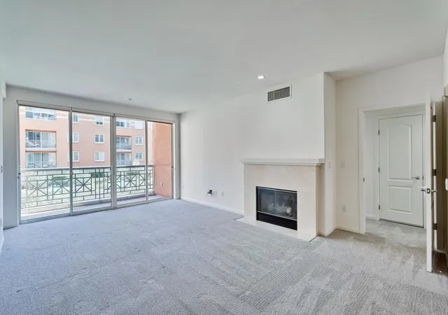 Photo 3 of Condo for sale at 130 E San Fernando St #407, San Jose, CA 95112 | MLS# ML82062071 | Listing updated on 2026-10-11