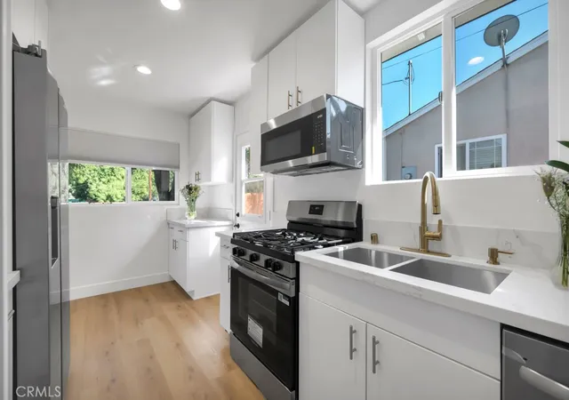 Single family home for sale at 5547 Shoup, Woodland Hills, CA 91367 | MLS# SR26201755
