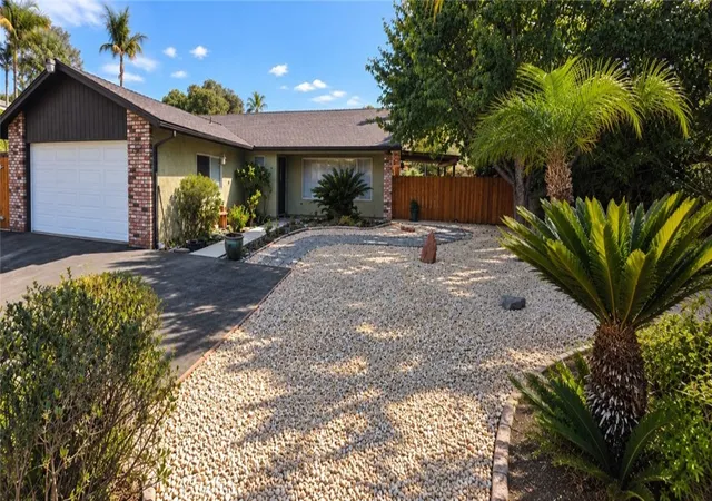 Photo 3 of Single family home for sale at 1192 Caren Rd, Vista, CA 92083 | MLS# SW26206296 | Listing updated on 2026-09-22