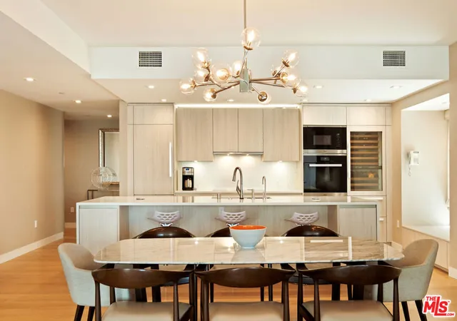 Condo for sale at 6250 Hollywood Blvd #8M, Los Angeles, CA 90028 | MLS# 26990925