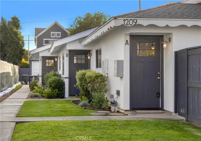 Multi family home for sale at 1209 Florida St, Huntington Beach, CA 92648 | MLS# PW26205445
