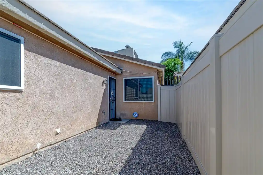 Photo 1 of Single family home for sale at 2810 W Devonshire, Hemet, CA 92545 | MLS# IV26204169 | Listing updated on 2026-10-24