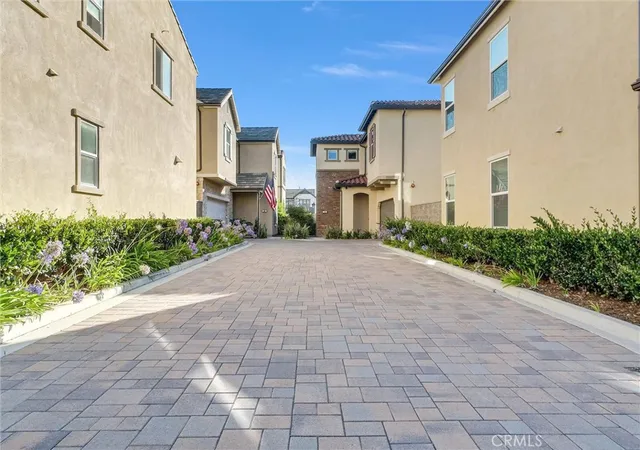 Photo 2 of Single family home for sale at 1164 Portola Oaks Dr, Lake Forest, CA 92610 | MLS# OC26206381 | Listing updated on 2026-09-22