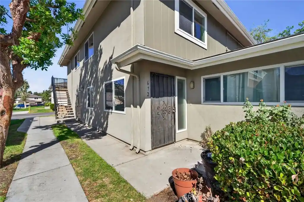 Condo for sale at 672 Avenida Del Platino, Newbury Park, CA 91320 | MLS# SR26205957