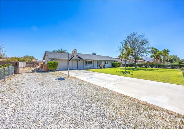 Photo 3 of Single family home for sale at 12615 Waynoka Rd, Apple Valley, CA 92308 | MLS# HD26206297 | Listing updated on 2026-10-04
