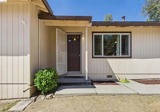 Photo 3 of Single family home for sale at 20568 Tanner Dr, Soulsbyville, CA 95372 | MLS# 41148960 | Listing updated on 2026-09-28