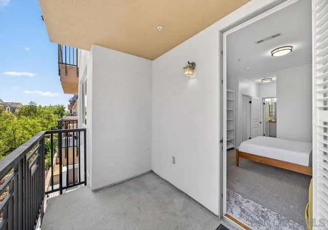 Listing Photo 5 - Condo for sale in building located at 3887 Pell Pl, San Diego, CA 92130 - Unit #314