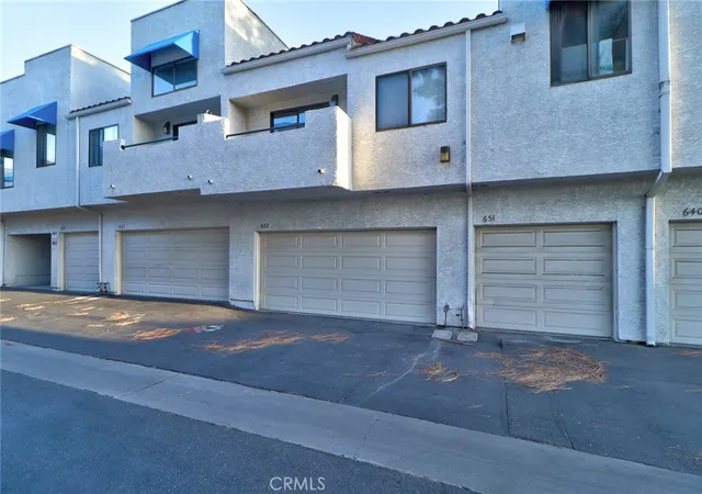 Photo 2 of Townhouse for sale at 652 Park Shadow Ct, Baldwin Park, CA 91706 | MLS# CV26202905 | Listing updated on 2026-10-03
