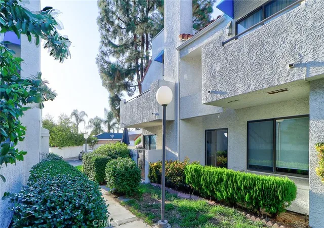 Photo 3 of Townhouse for sale at 652 Park Shadow Ct, Baldwin Park, CA 91706 | MLS# CV26202905 | Listing updated on 2026-10-03