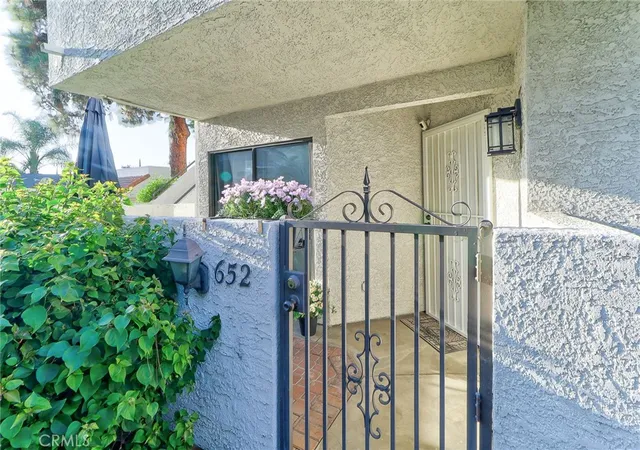 Photo 4 of Townhouse for sale at 652 Park Shadow Ct, Baldwin Park, CA 91706 | MLS# CV26202905 | Listing updated on 2026-10-03